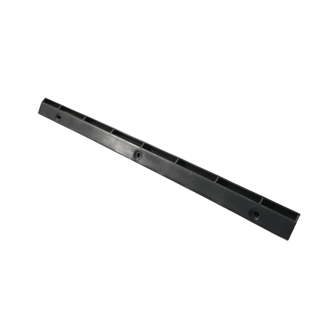 Uchwyt Zderzaka Tylnego Środkowy do Mercedes V251 o numerze A2518851421 Mercedes V251 Uchwyt Zderzaka Tylnego Środkowy - SKU A2518851421 - Numer Części A2518851421