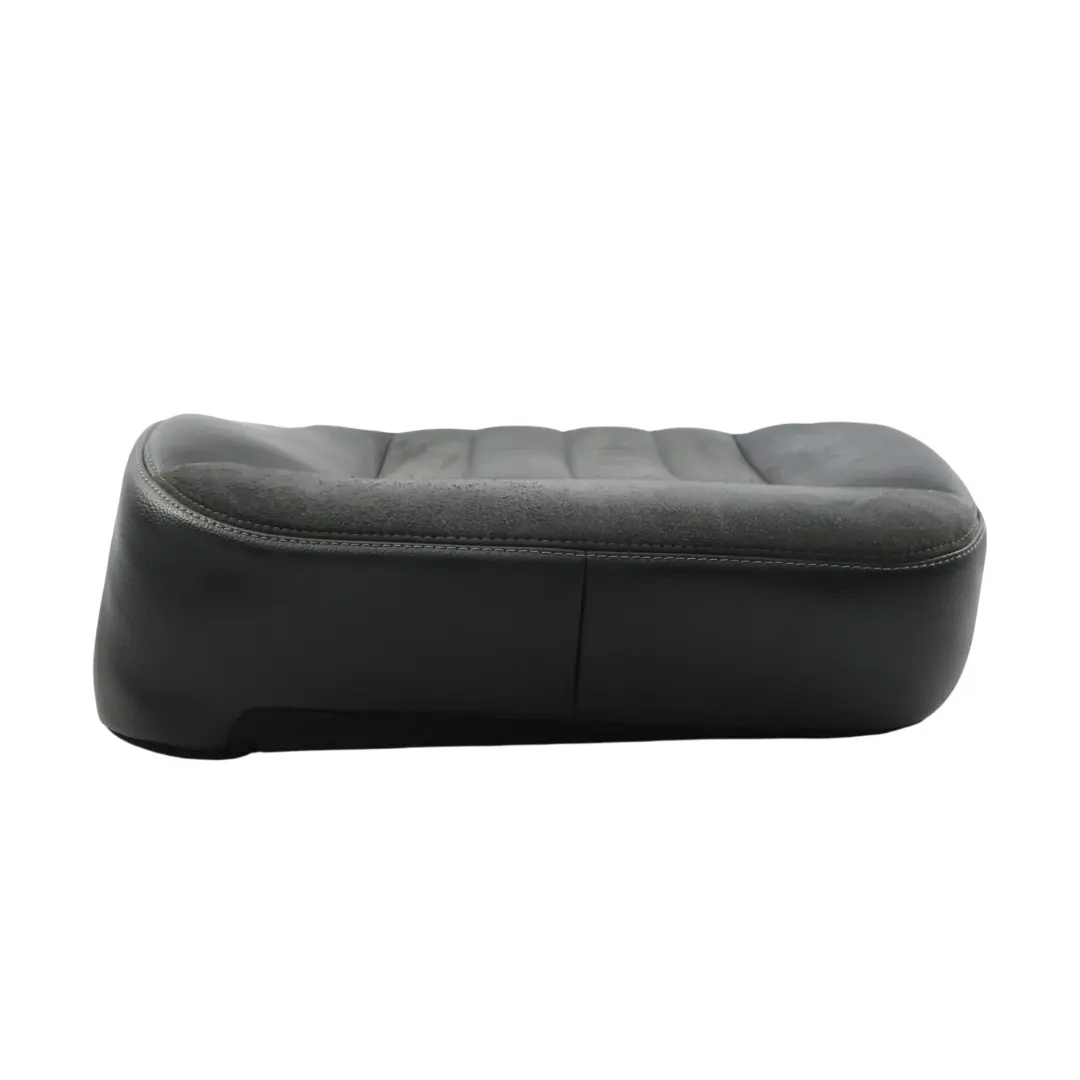 Sitzbasis Abdeckung Polster Vorne Rechts Alcantara für Mercedes W164 mit Teilenummer A2519103446 Mercedes W164 Sitzbasis Abdeckung Polster Vorne Rechts Alcantara - SKU A2519103446 - Teilenummer A2519103446