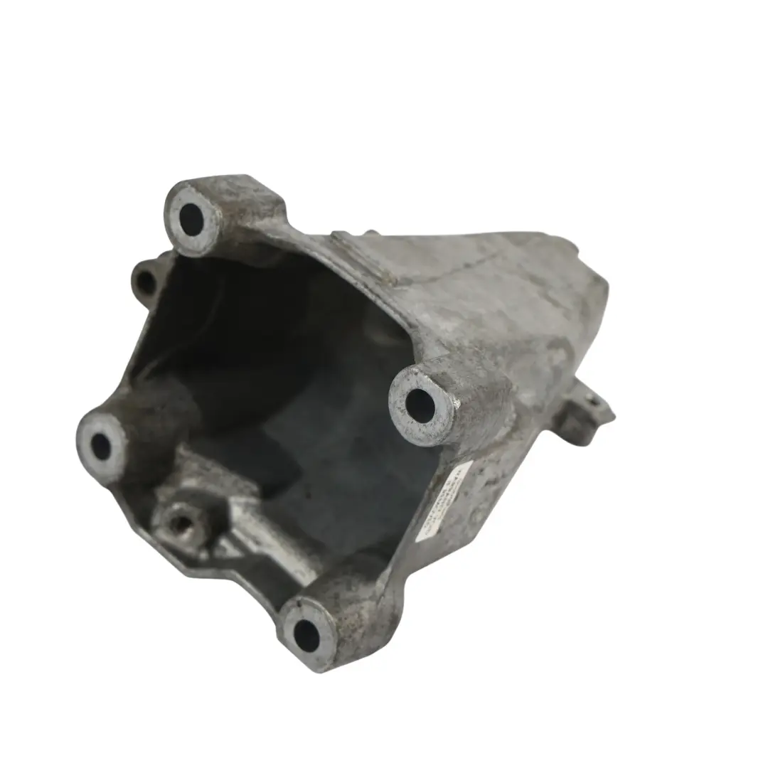 Mercedes W204 Support Moteur Fixation Porte Gauche - SKU A2742230104 - Numéro de pièce A2742230104