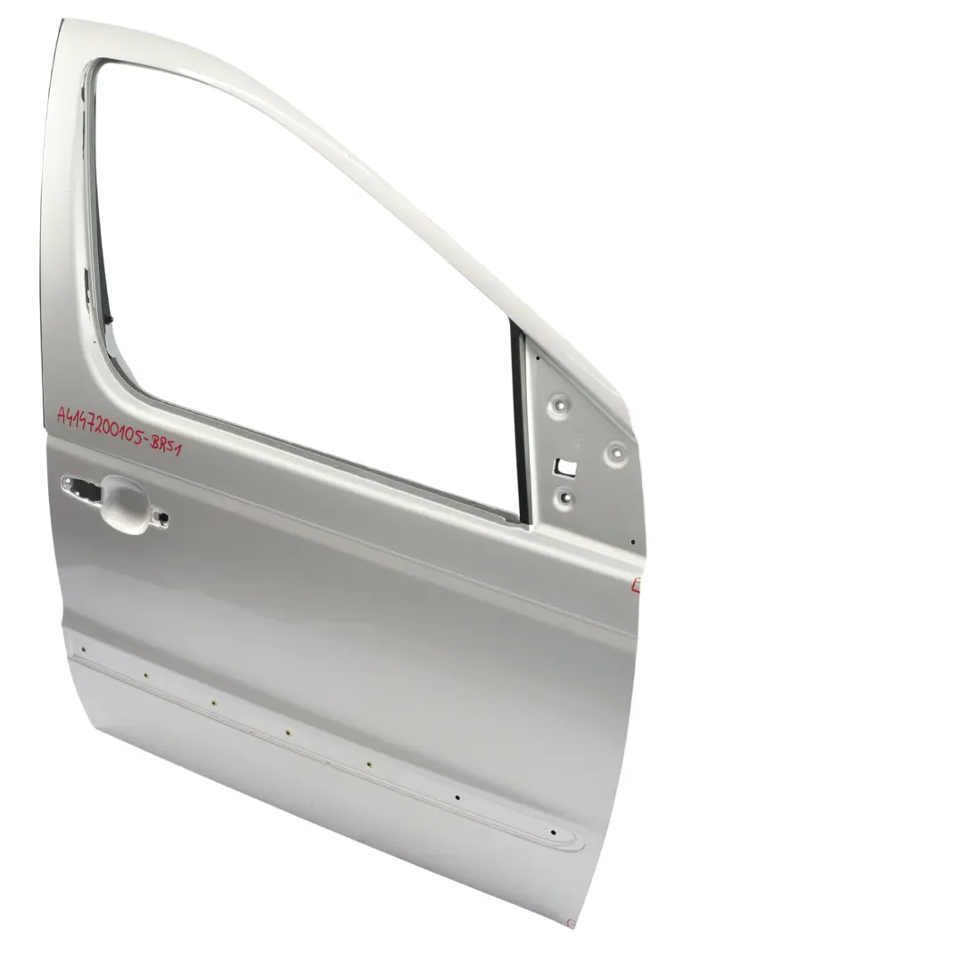 W414 Vaneo Puerta Delantera Derecha Plata Brillante Metalizado 9744 para Mercedes con número de pieza A4147200105 Mercedes W414 Vaneo Puerta Delantera Derecha Plata Brillante Metalizado 9744 - SKU A4147200105-BRS1 - Número de pieza A4147200105