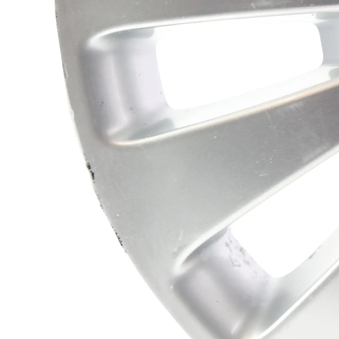 Jante Alliage Argent 16" ET44 6.5J pour Mercedes Citan W415 à propos du numéro de pièce A4154011000 Mercedes Citan W415 Jante Alliage Argent 16" ET44 6.5J - SKU A4154011000-1 - Numéro de pièce A4154011000