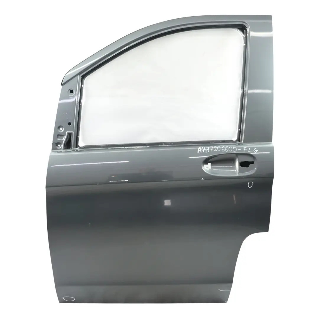Tür Vorne Links Feuerstein Grau Metallic - 368 für Mercedes Vito W447 mit Teilenummer A4477206600 Mercedes Vito W447 Tür Vorne Links Feuerstein Grau Metallic - 368 - SKU A4477206600-FLG - Teilenummer A4477206600