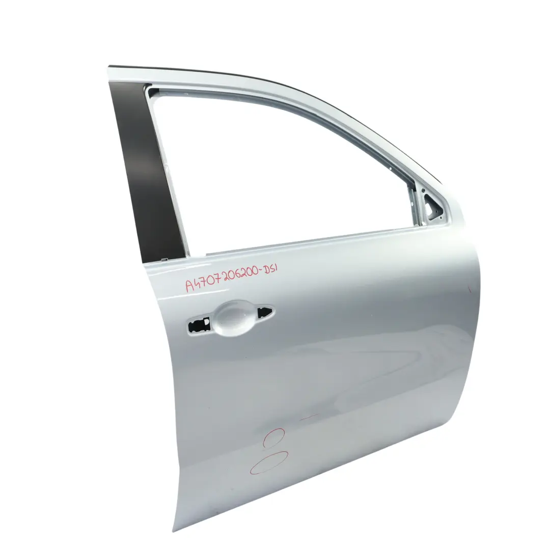 W470 Porte Avant Droite Argent Diamant Métallisé - 988 pour Mercedes à propos du numéro de pièce A4707206200 Mercedes W470 Porte Avant Droite Argent Diamant Métallisé - 988 - SKU A4707206200-DSI - Numéro de pièce A4707206200