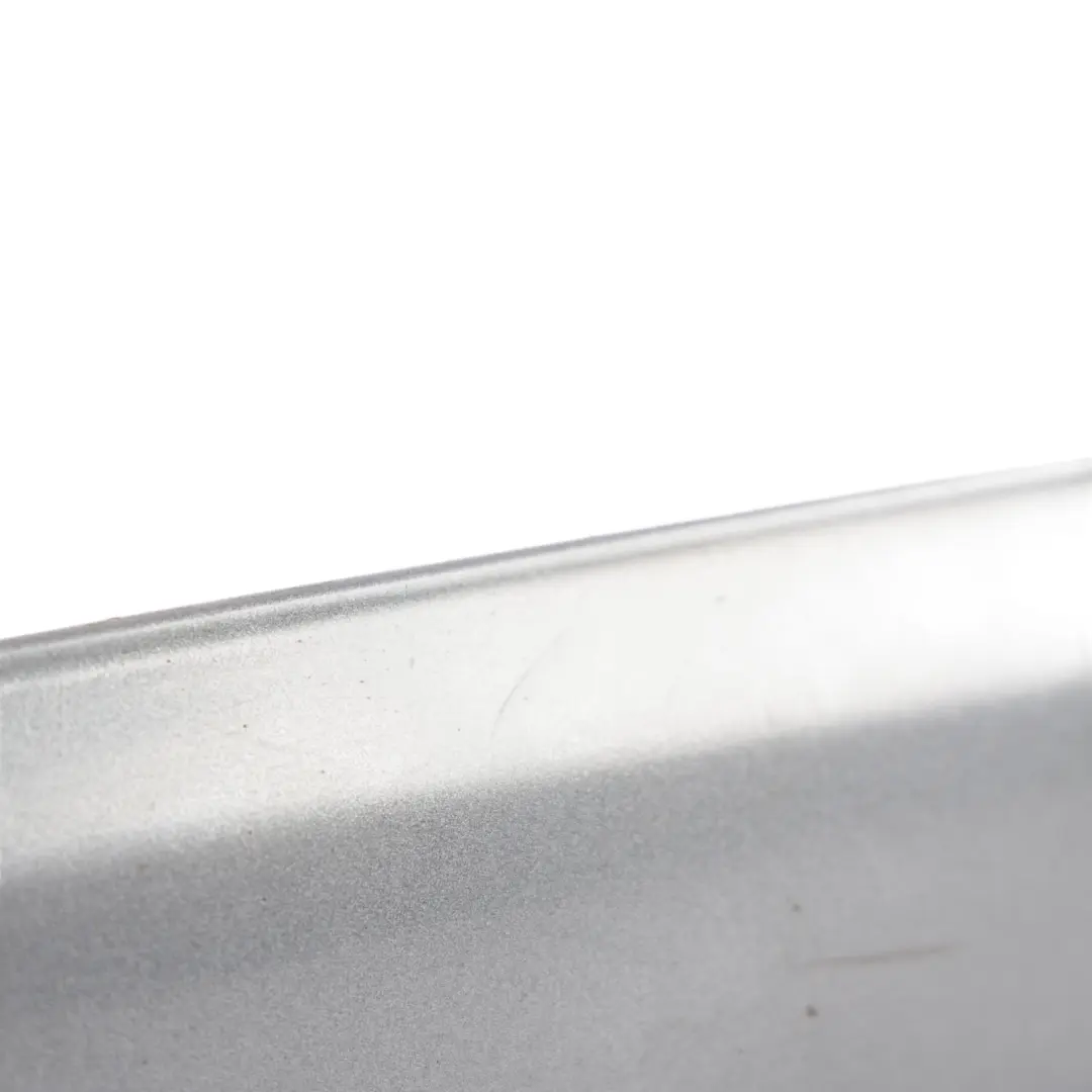 Rivestimento striscia modanatura porta sinistra Flint Grey - 368 per Mercedes W639 con numero di parte A6396900262 Mercedes W639 Rivestimento striscia modanatura porta sinistra Flint Grey - 368 - SKU A6396900262-FLG - Numero di parte A6396900262