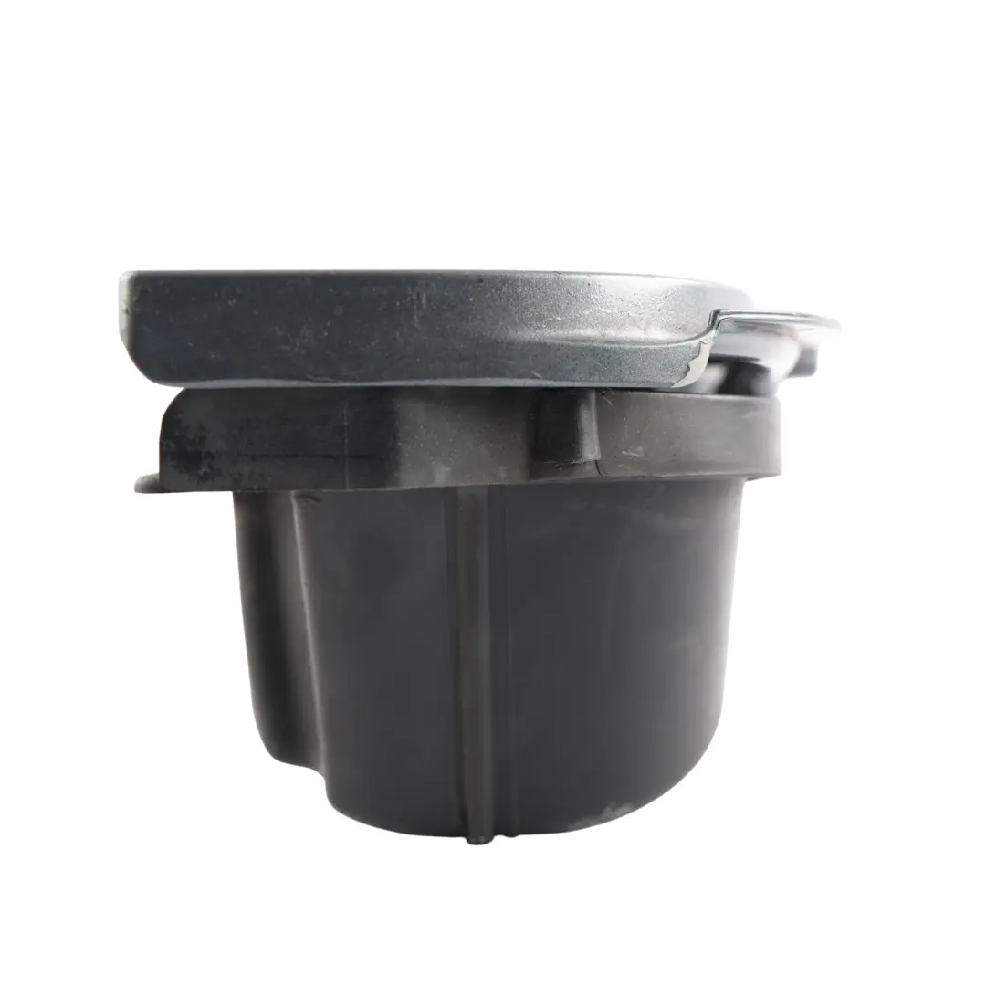 Coperchio dello sportello rifornimento carburante Carbon Black 040 per Mercedes W639 con numero di parte A6397500304 Mercedes W639 Coperchio dello sportello rifornimento carburante Carbon Black 040 - SKU A6397500304-FLG - Numero di parte A6397500304