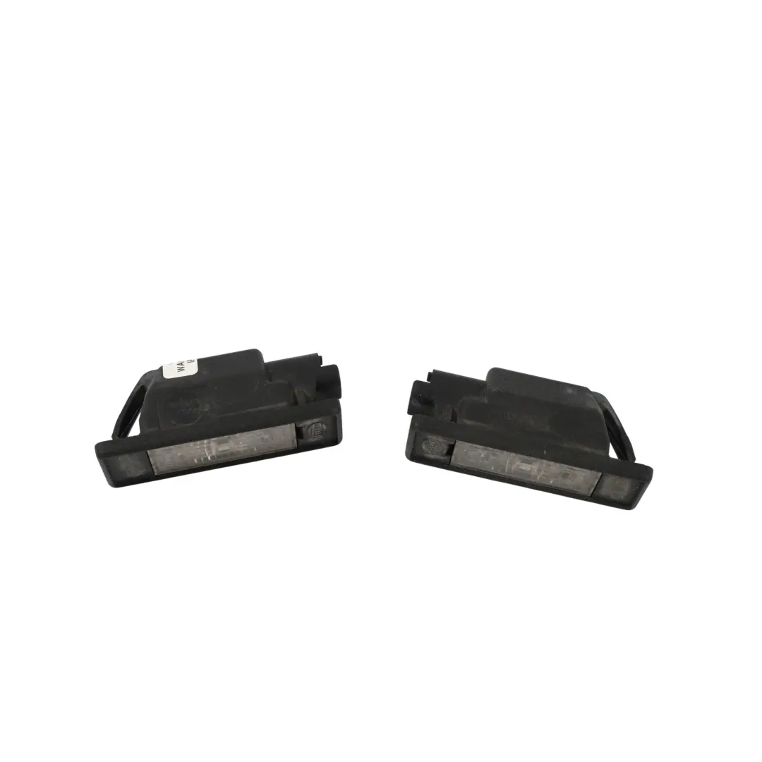 Mercedes Vito W639 Sprinter W906 Lampe Plaque Immatriculation - SKU A6398200256-2 - Numéro de pièce A6398200256