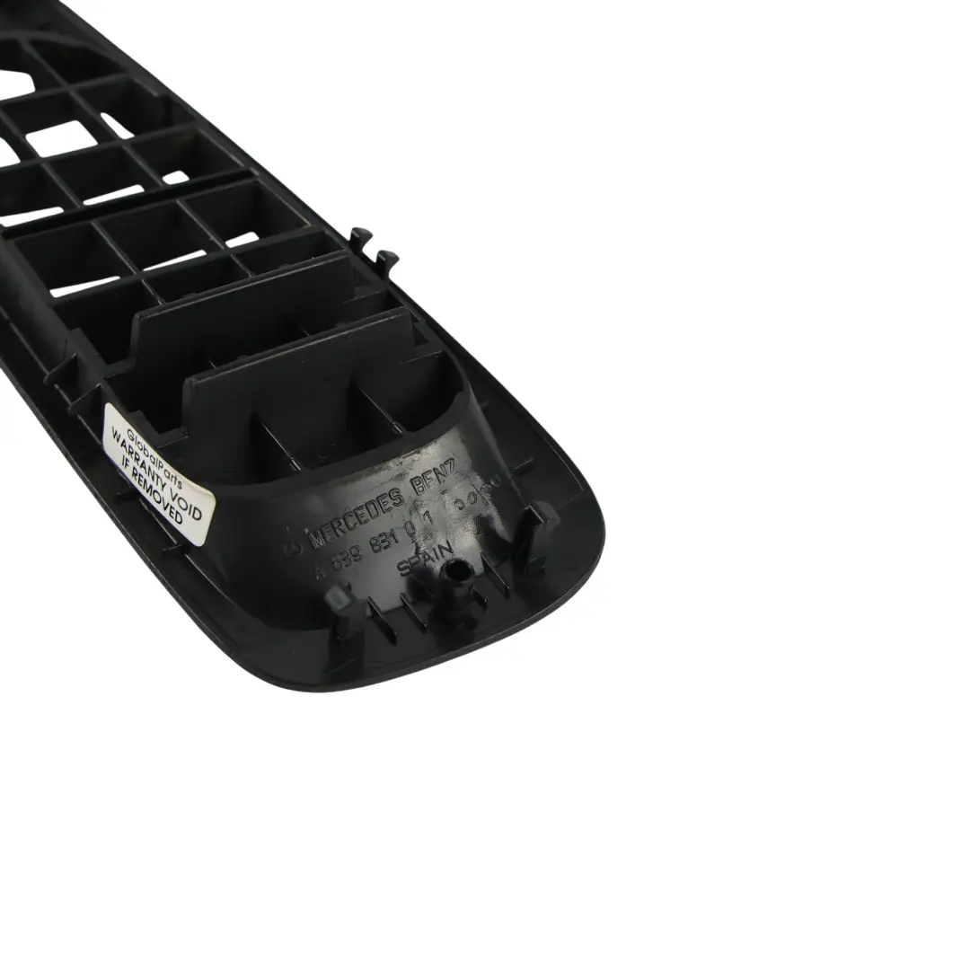Mercedes W639 Griglia Bocchetta Aria Cruscotto Anteriore Nera Destra - SKU A6398310100 - Numero di parte A6398310100