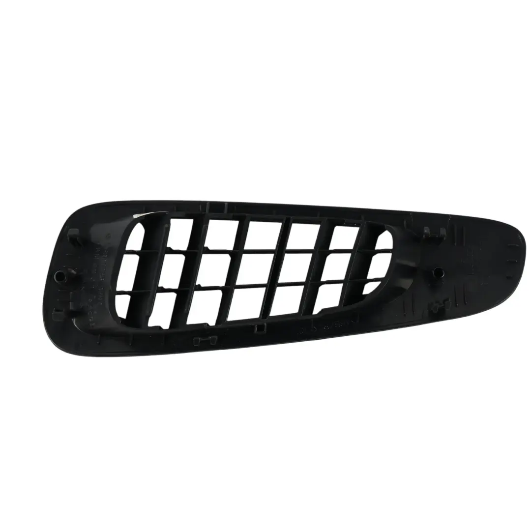 Mercedes W639 Kratka Nawiewu Przednia Czarna Prawa - SKU A6398310100 - Numer Części A6398310100