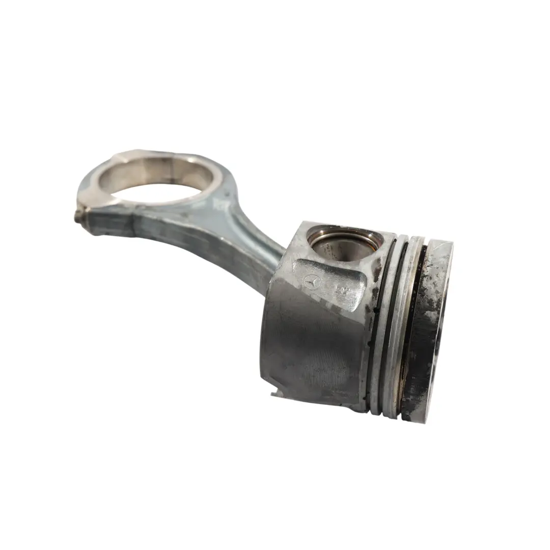 Biela Pistón Motor OM642 Diesel para Mercedes W212 C218 W221 con número de pieza A6420300418 Mercedes W212 C218 W221 Biela Pistón Motor OM642 Diesel - SKU A6420300418 - Número de pieza A6420300418