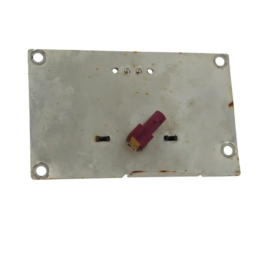 Amplificatore Antenna Telefono Cellulare GSM 8H0035503 per Audi A4 B7 con numero di parte A8H0035503 Audi A4 B7 Amplificatore Antenna Telefono Cellulare GSM 8H0035503 - SKU A8H0035503 - Numero di parte A8H0035503