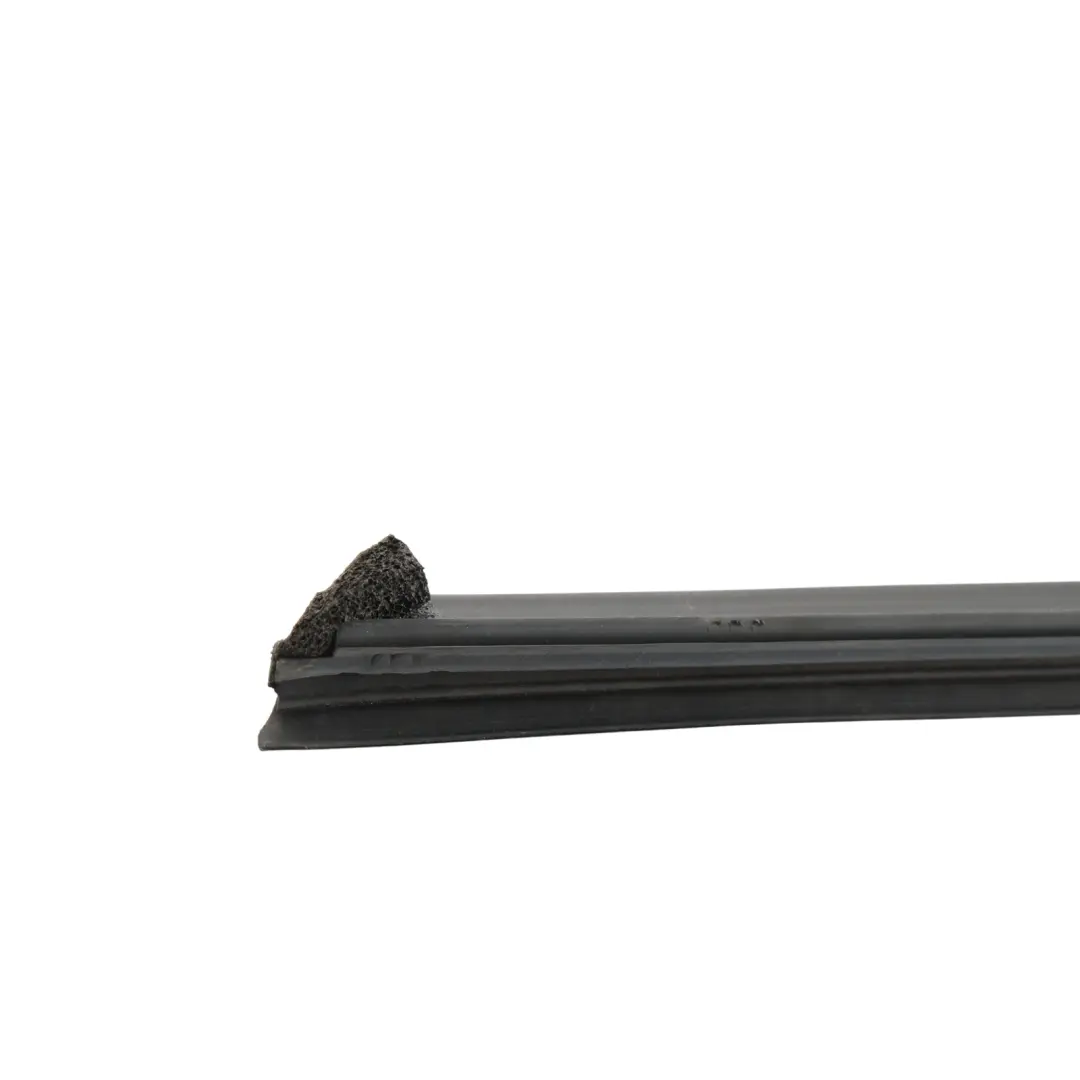 Junta Burlete Ventana Puerta Delantera Derecha para Ford Fiesta MK7 con número de pieza BA61-B20570-AA Ford Fiesta MK7 Junta Burlete Ventana Puerta Delantera Derecha - SKU BA61-B20570-AA - Número de pieza BA61-B20570-AA