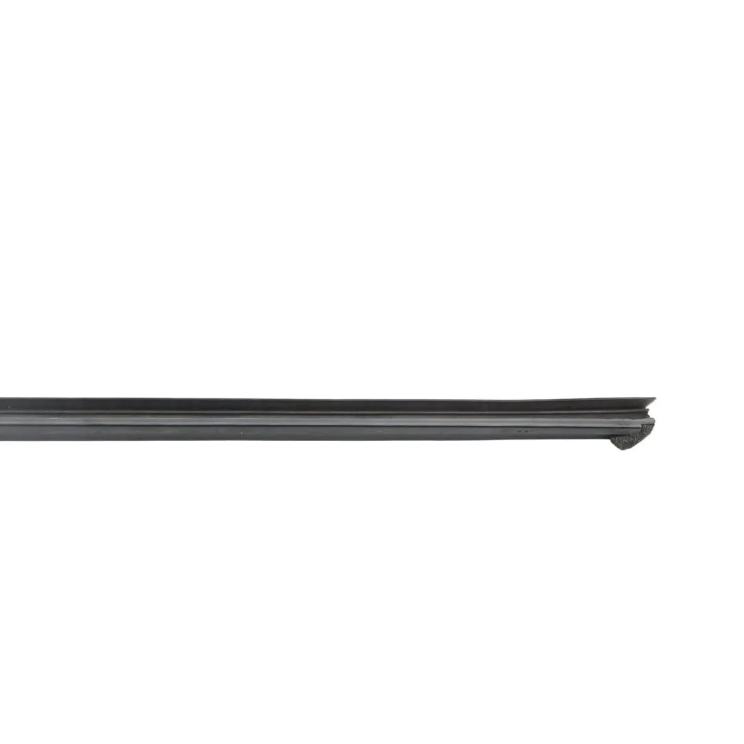 Tür Fenster Dichtung Vorne Rechts für Ford Fiesta MK7 mit Teilenummer BA61-B20570-AA Ford Fiesta MK7 Tür Fenster Dichtung Vorne Rechts - SKU BA61-B20570-AA - Teilenummer BA61-B20570-AA