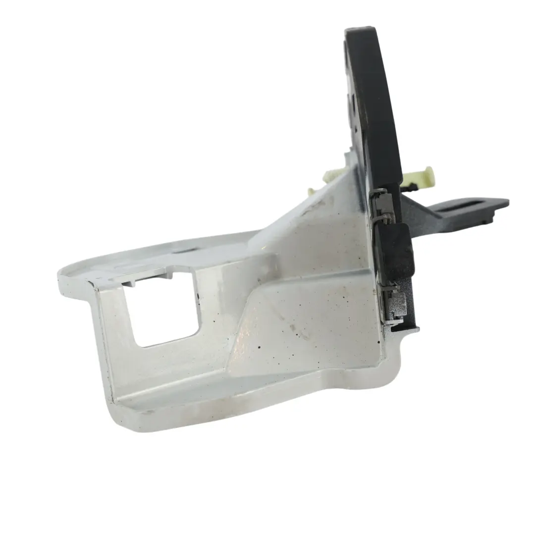 Support Aile Avant Droit Blanc Yulong pour Land Rover Range Rover L538 à propos du numéro de pièce BJ32-16A142-AA Land Rover Range Rover L538 Support Aile Avant Droit Blanc Yulong - SKU BJ32-16A142-AA-YWH - Numéro de pièce BJ32-16A142-AA