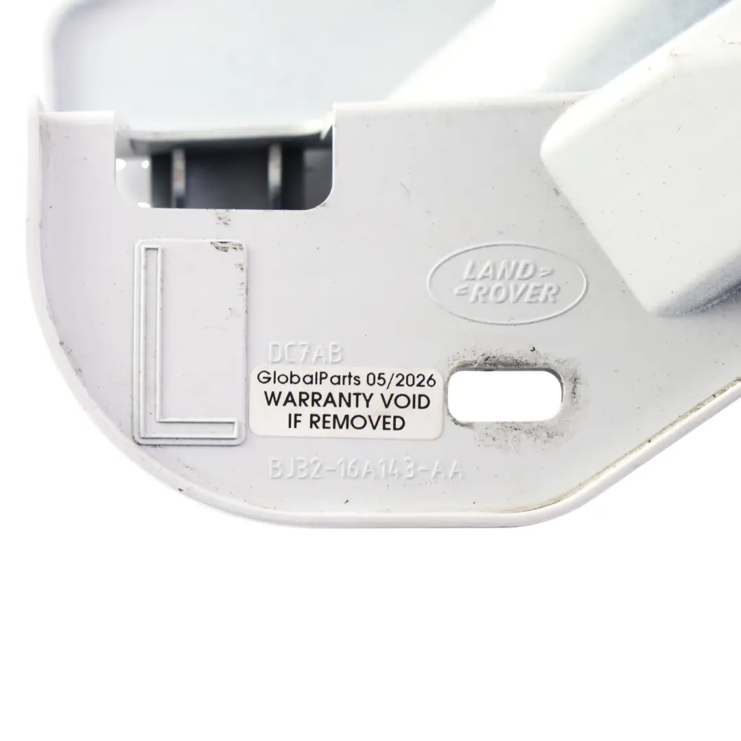 Support Aile Avant Gauche Blanc Fuji 867 pour Range Rover L538 à propos du numéro de pièce BJ32-16A143-AA Range Rover L538 Support Aile Avant Gauche Blanc Fuji 867 - SKU BJ32-16A143-AA-FWH - Numéro de pièce BJ32-16A143-AA