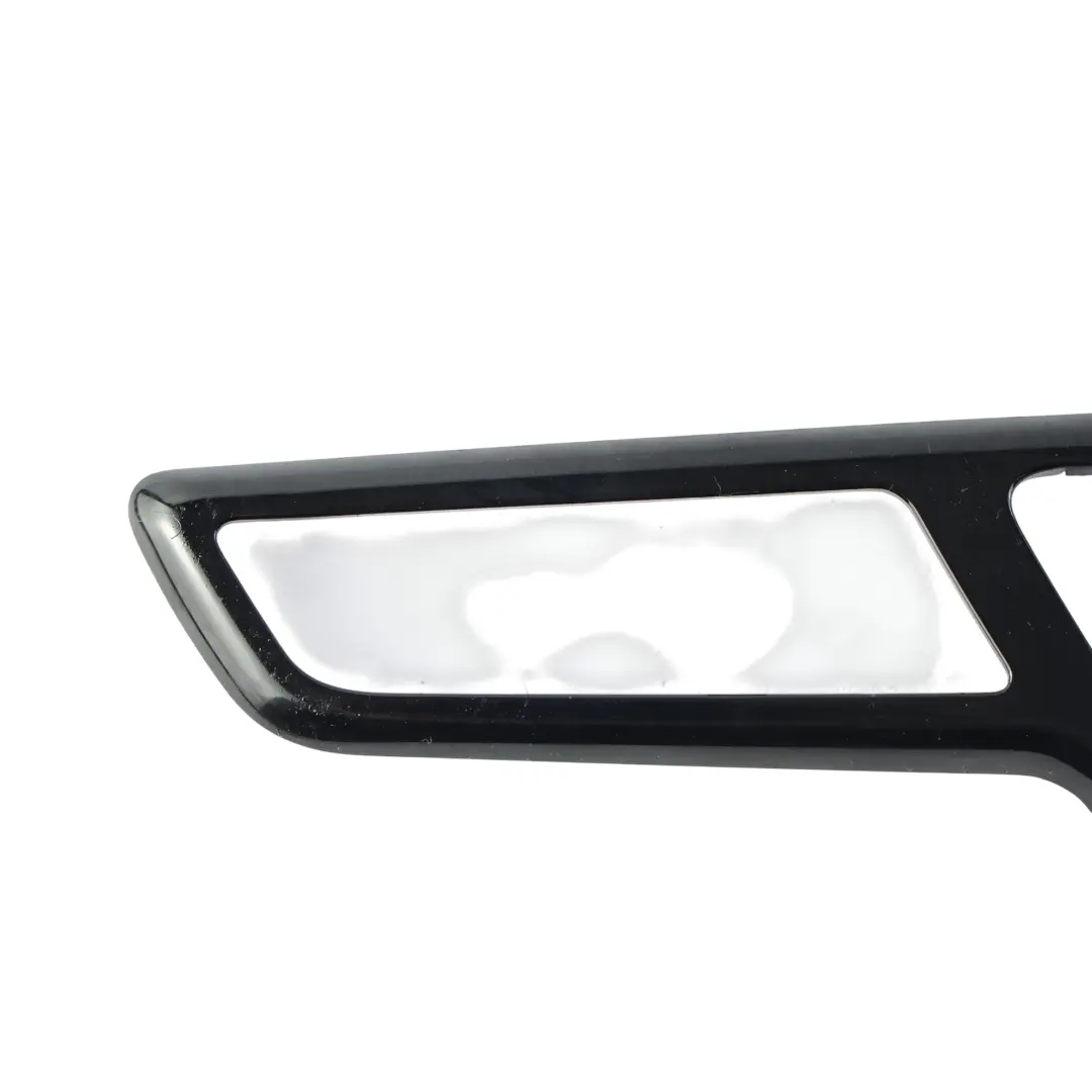 Pannello Rivestimento Porta Anteriore Sinistro per Land Rover con numero di parte BJ32-237B69 Land Rover Pannello Rivestimento Porta Anteriore Sinistro - SKU BJ32-237B69 - Numero di parte BJ32-237B69