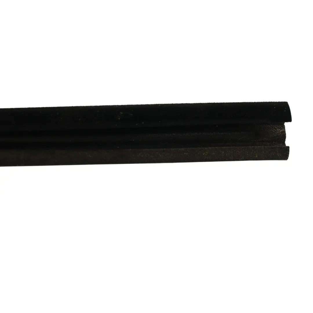 Land Rover Discovery 3 L319 Front Door Window Seal Left N/S 5H2Z-7821597-AB - SKU CFE000492 - Part number CFE000492