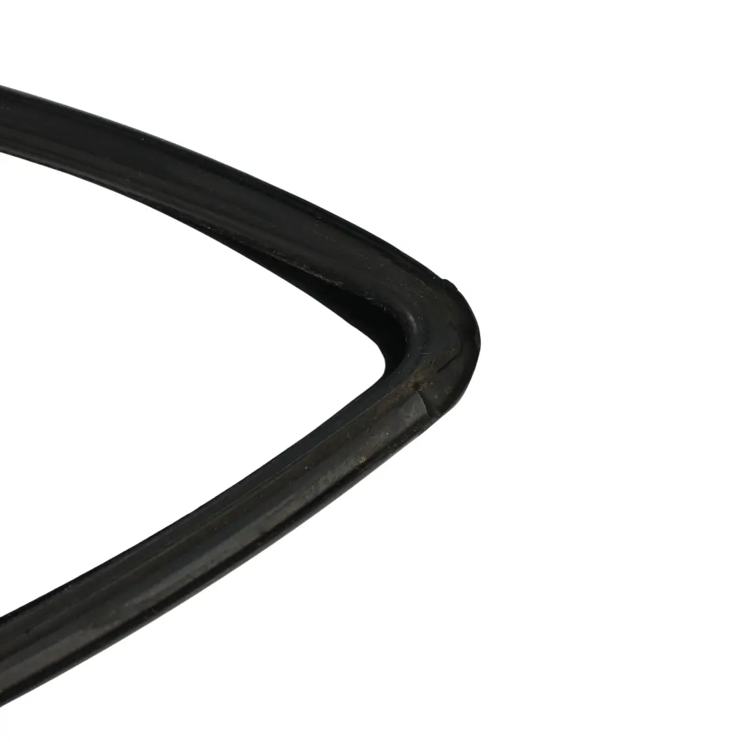 Joint Vitre Porte Avant Gauche 5H2Z-7821597-AB pour Land Rover Discovery 3 L319 à propos du numéro de pièce CFE000492 Land Rover Discovery 3 L319 Joint Vitre Porte Avant Gauche 5H2Z-7821597-AB - SKU CFE000492 - Numéro de pièce CFE000492