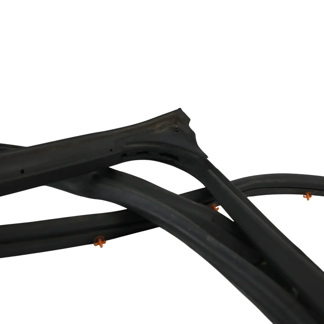 Front Door Seal Gasket Rubber Left N/S to Land Rover Freelander L314 with Part number CFE102670 Land Rover Freelander L314 Front Door Seal Gasket Rubber Left N/S - SKU CFE102670 - Part number CFE102670
