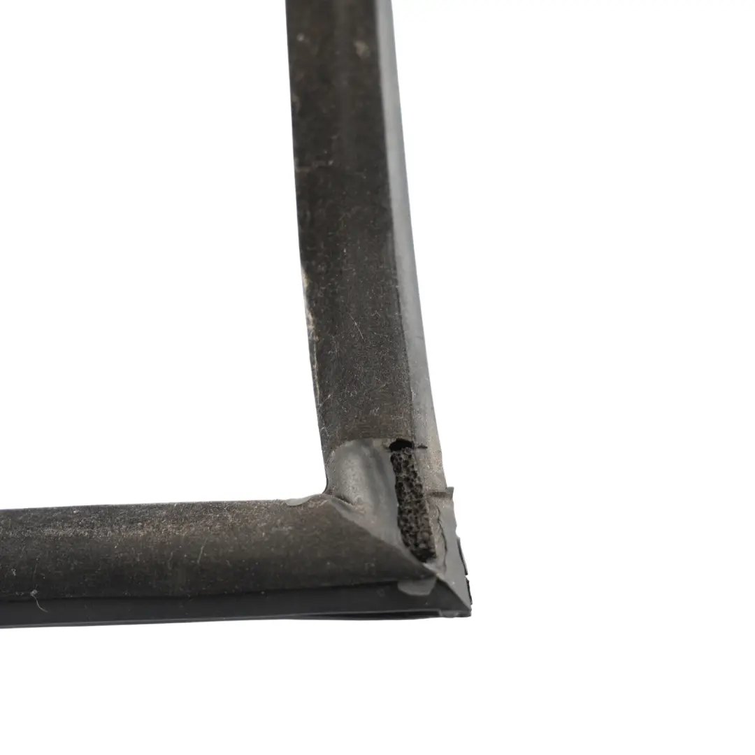 Inner Window Seal Front Right O/S to Land Rover Freelander L314 with Part number CGE000700 Land Rover Freelander L314 Inner Window Seal Front Right O/S - SKU CGE000700 - Part number CGE000700