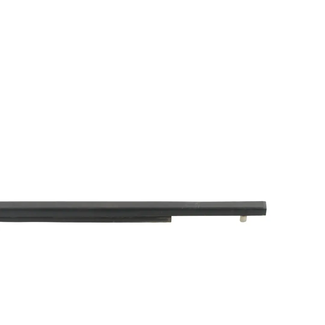 Land Rover L320 Uszczelka Szyby Tylnych Drzwi Zewnętrzna Lewa - SKU CGE000890 - Numer Części CGE000890