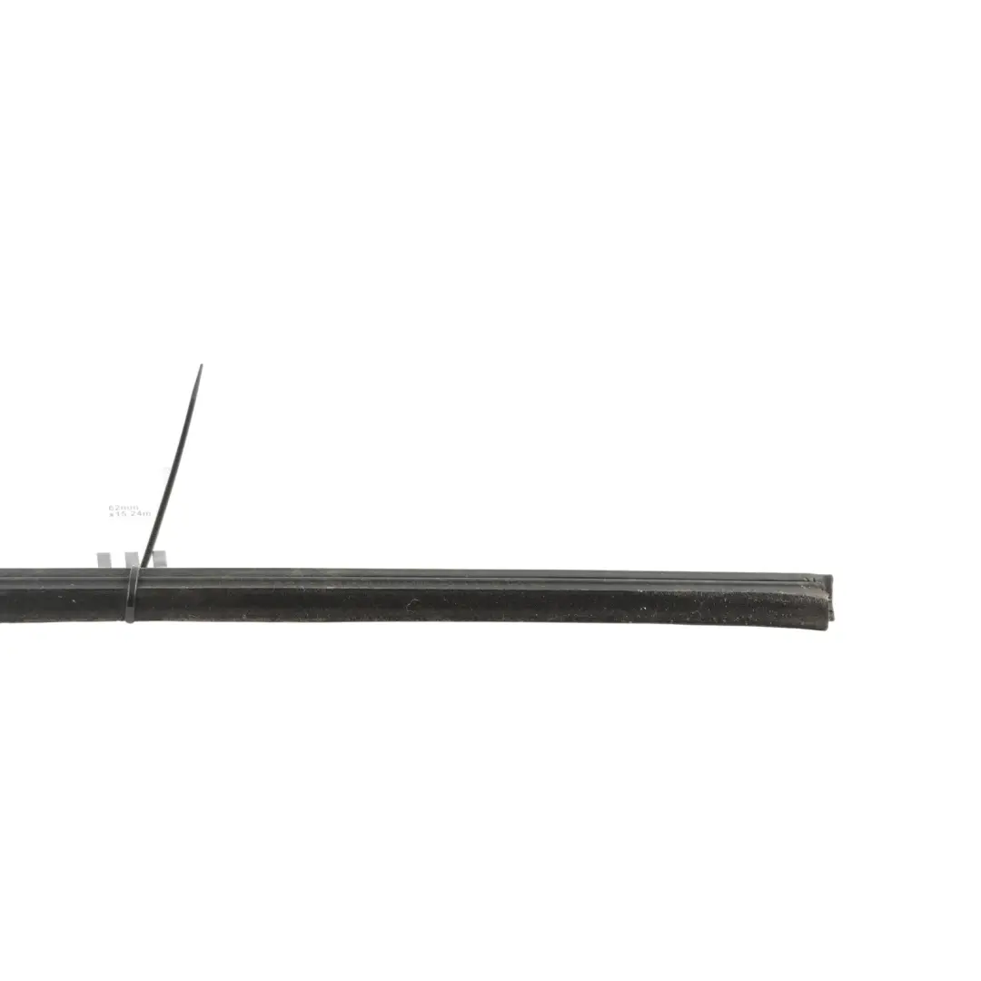 Land Rover L320 Uszczelka Szyby Tylnych Drzwi Zewnętrzna Lewa - SKU CGE000890 - Numer Części CGE000890