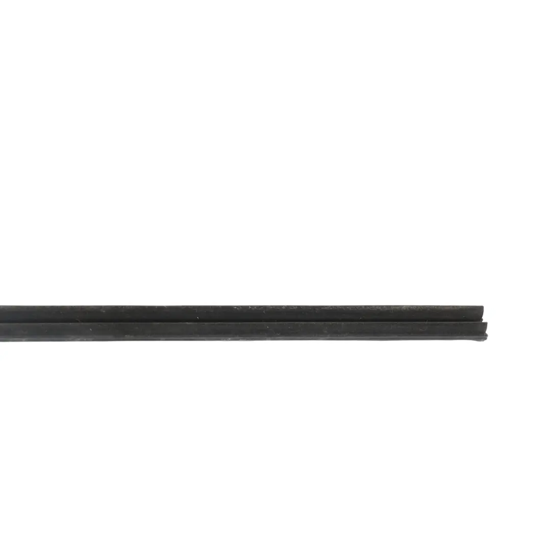 Range Rover Sport L320 Burlete Ventana Puerta Delantera Izq - SKU CGE000902 - Número de pieza CGE000902
