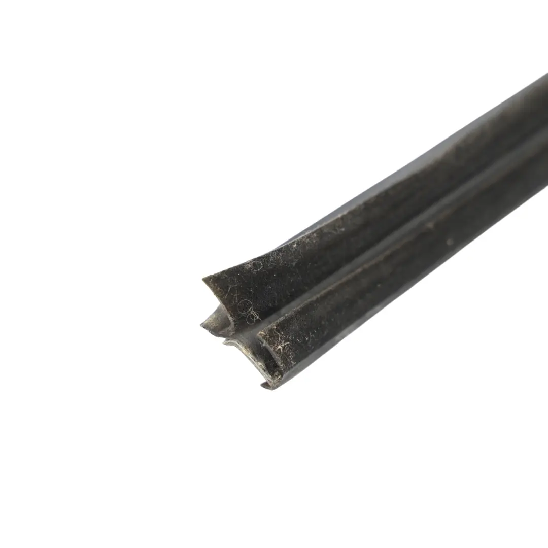 Fensterdichtung Tür Vorne Innen Links für Range Rover Sport L320 mit Teilenummer CGE000902 Range Rover Sport L320 Fensterdichtung Tür Vorne Innen Links - SKU CGE000902 - Teilenummer CGE000902