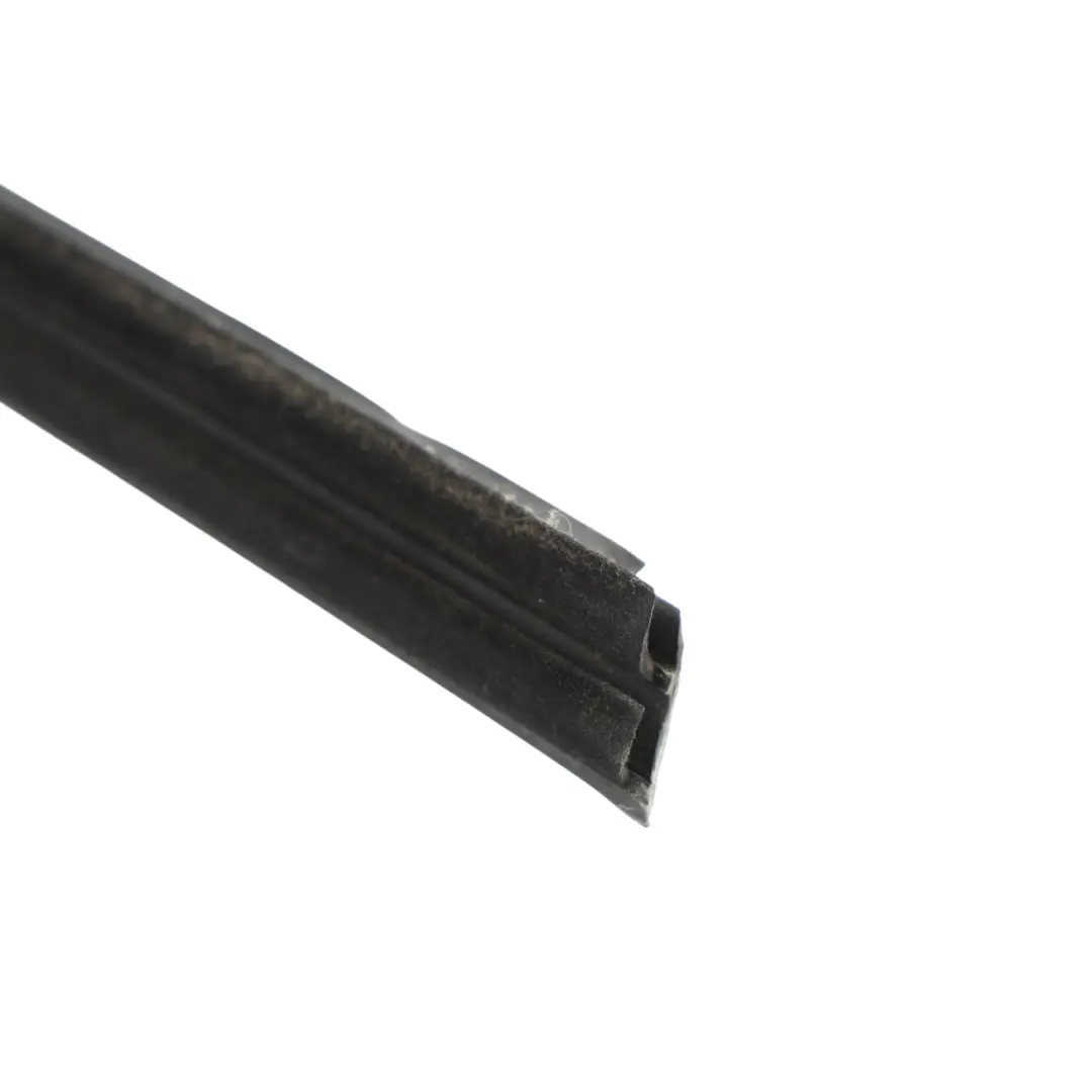 Range Rover Sport L320 Fensterdichtung Tür Vorne Innen Links - SKU CGE000902 - Teilenummer CGE000902