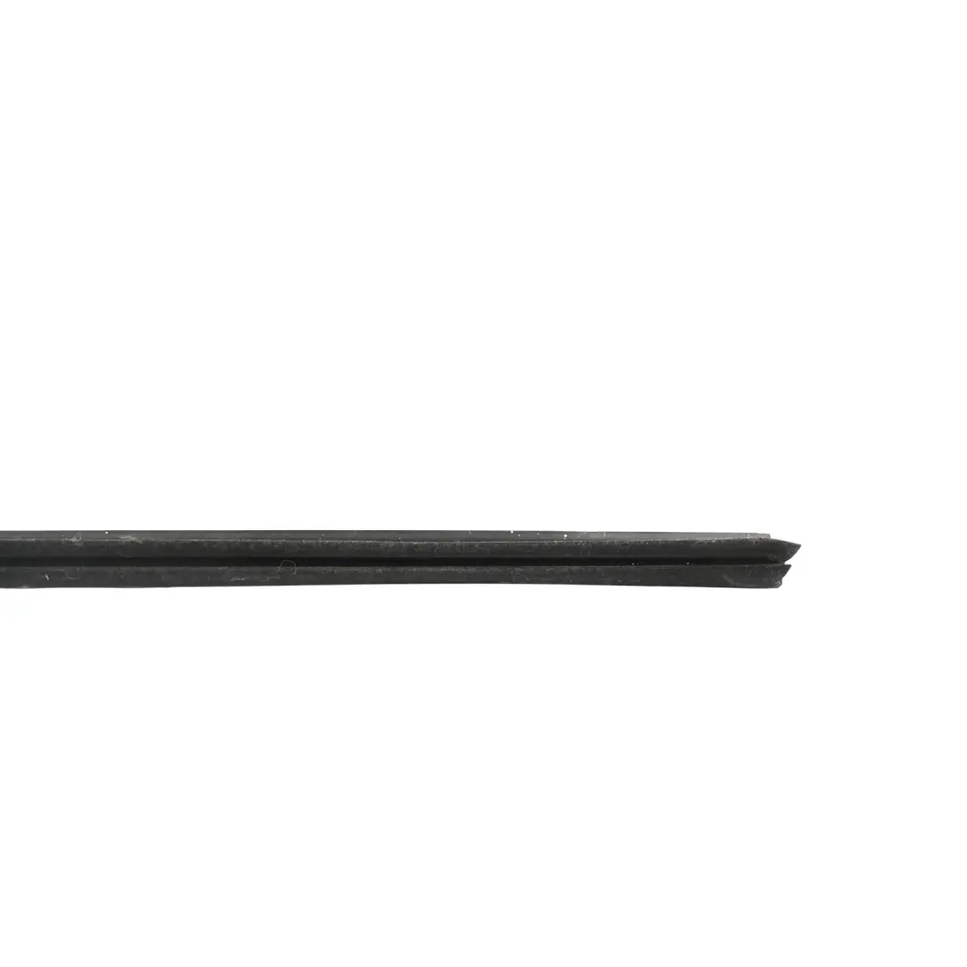 Joint Étanchéité Vitre Porte Avant Gauche 5H32-202W08-DA pour Range Rover L320 à propos du numéro de pièce CGE000912 Range Rover L320 Joint Étanchéité Vitre Porte Avant Gauche 5H32-202W08-DA - SKU CGE000912 - Numéro de pièce CGE000912