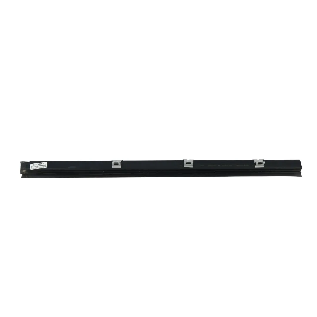 Guarnizione Porta Posteriore Sinistra per Range Rover Sport L320 con numero di parte CGE000932 Range Rover Sport L320 Guarnizione Porta Posteriore Sinistra - SKU CGE000932 - Numero di parte CGE000932