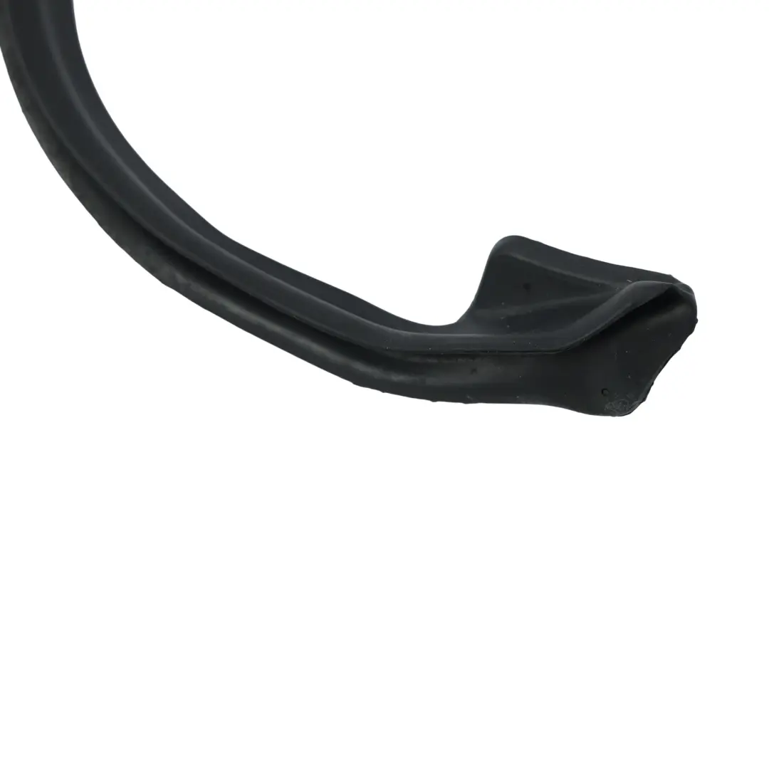 Joint Passage Roue Porte Arrière Droit pour Range Rover Sport L320 à propos du numéro de pièce CGE000981 Range Rover Sport L320 Joint Passage Roue Porte Arrière Droit - SKU CGE000981 - Numéro de pièce CGE000981