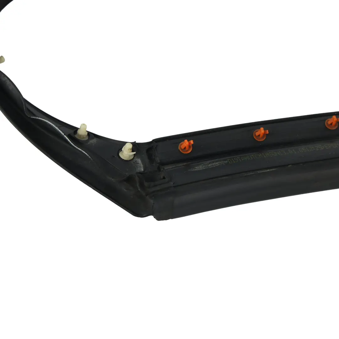 Junta Guardabarros Puerta Trasera Derecha para Range Rover Sport L320 con número de pieza CGE000981 Range Rover Sport L320 Junta Guardabarros Puerta Trasera Derecha - SKU CGE000981 - Número de pieza CGE000981