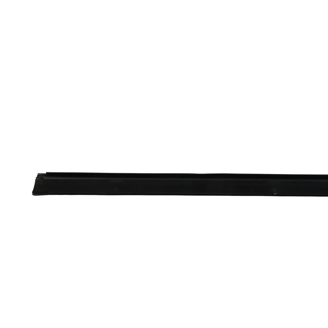 Door Window Seal Edge Gasket Right O/S to Land Rover Discovery L319 Rear with Part number CGE500220 Land Rover Discovery L319 Rear Door Window Seal Edge Gasket Right O/S - SKU CGE500220 - Part number CGE500220