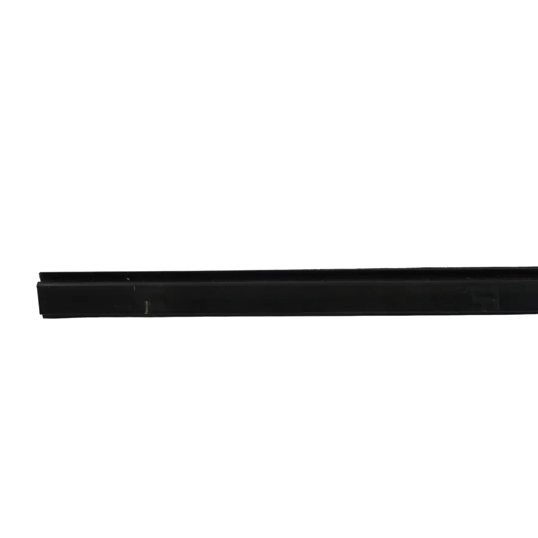 Land Rover Discovery L319 Guarnizione Vetro Porta Posteriore Sinistra - SKU CGE500230 - Numero di parte CGE500230