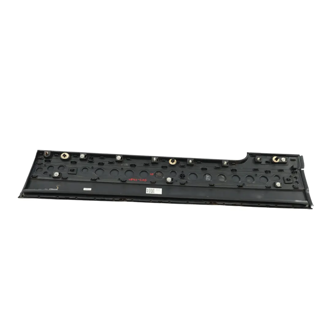 Modanatura Porta Ant. Sinistra Grigio Causeway 950 per Range Rover Vogue L405 con numero di parte CK52-21065-ADW Range Rover Vogue L405 Modanatura Porta Ant. Sinistra Grigio Causeway 950 - SKU CK52-21065-ADW-CAG - Numero di parte CK52-21065-ADW