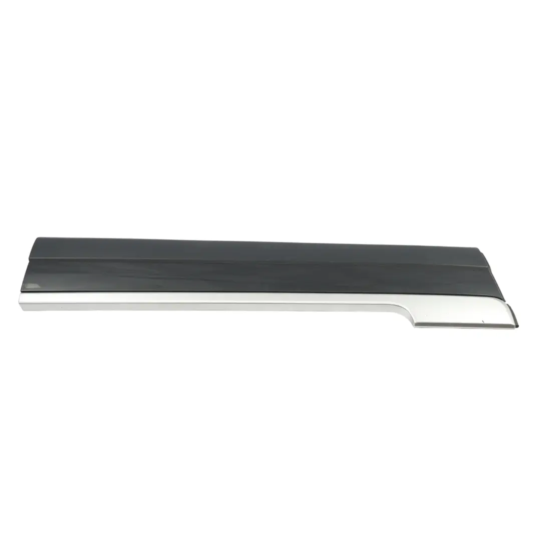 Range Rover Vogue L405 Moldura Puerta Delantera Izquierda Gris Causeway 950 - SKU CK52-21065-ADW-CAG - Número de pieza CK52-21065-ADW