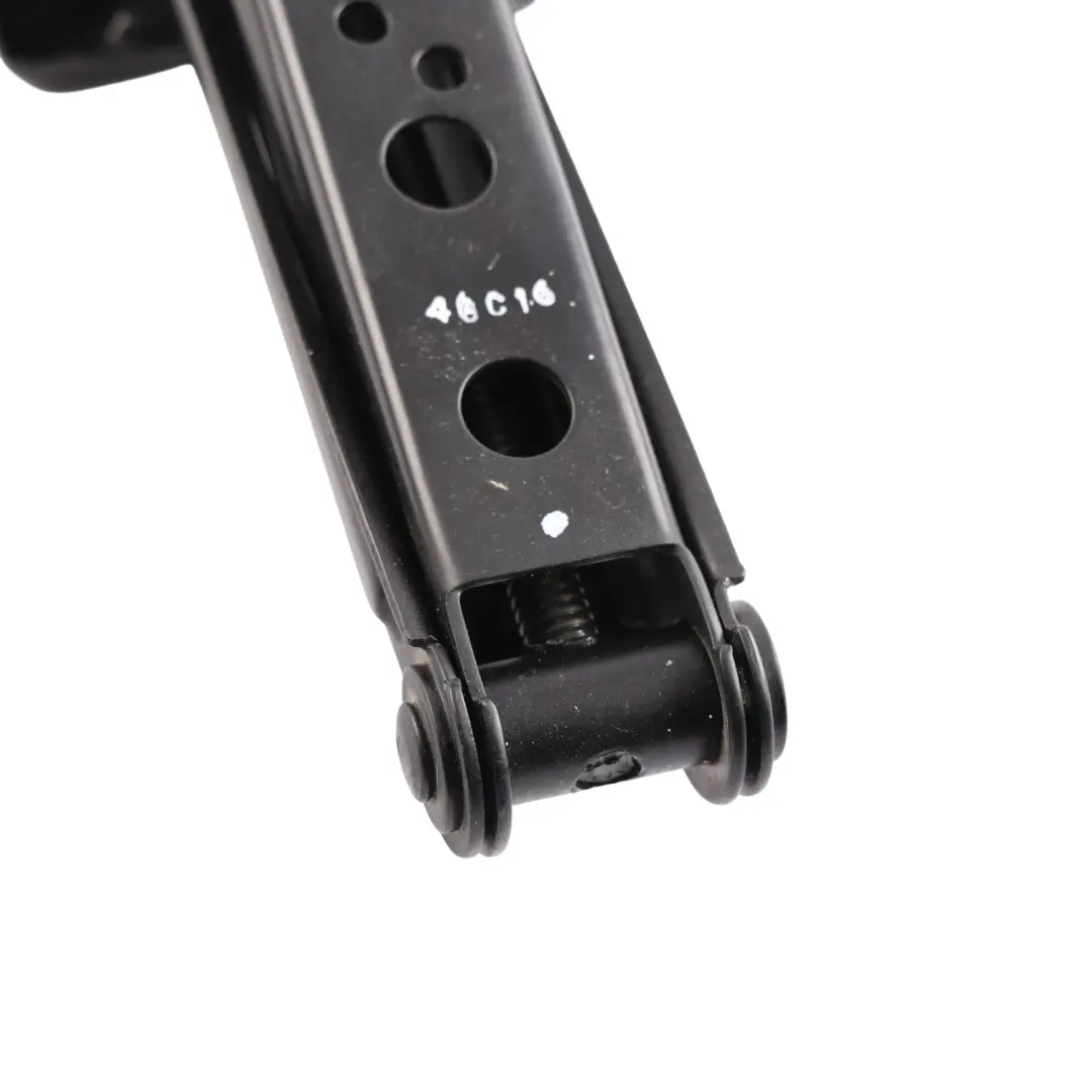 Emergency Lifting Scissor Jack to Range Rover Sport L494 with Part number CPLA-17080-AF Range Rover Sport L494 Emergency Lifting Scissor Jack - SKU CPLA-17080-AF - Part number CPLA-17080-AF