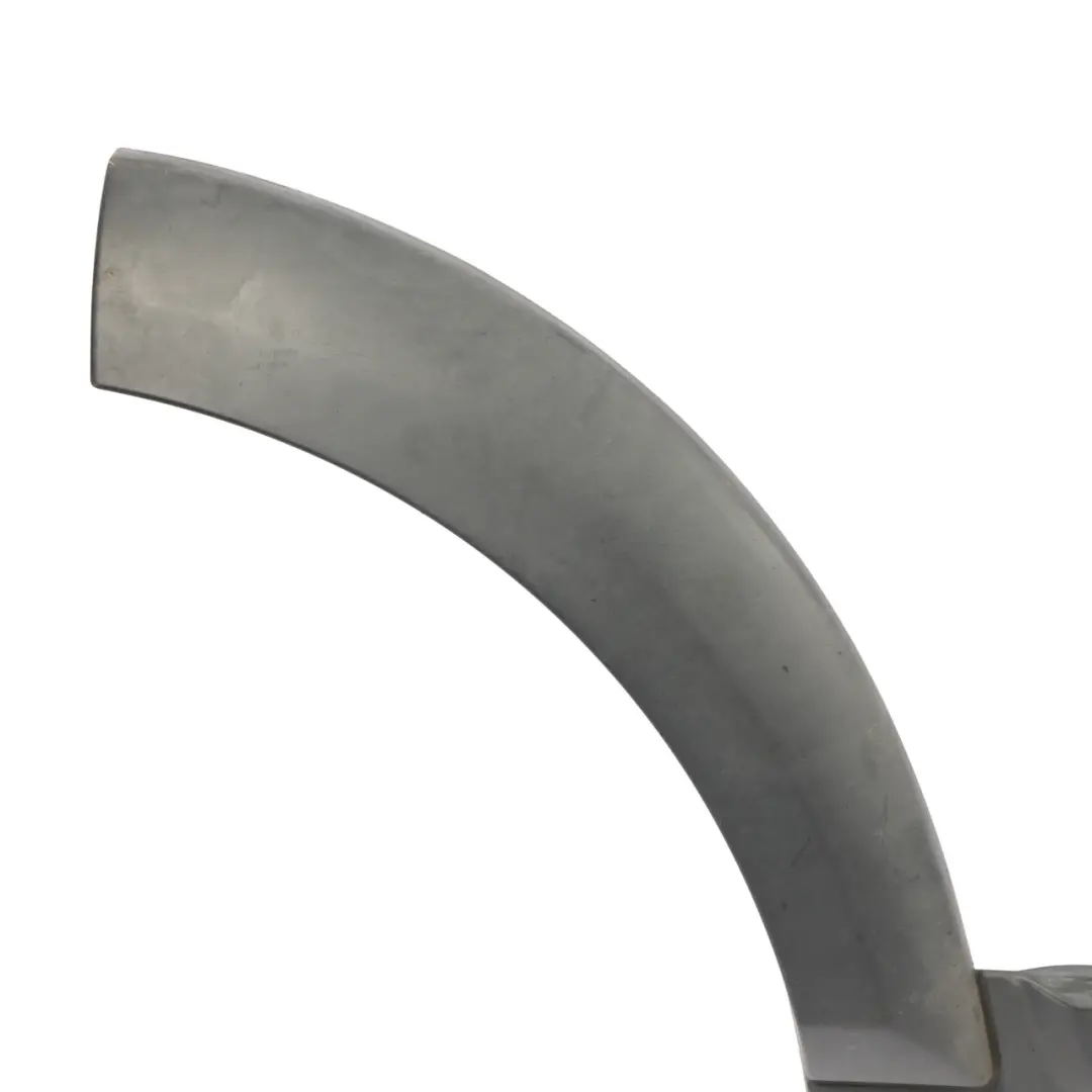 Whell Arch Cover Moulding Right O/S to Land Rover Discovery 4 L319 Rear with Part number DGP000144 Land Rover Discovery 4 L319 Rear Whell Arch Cover Moulding Right O/S - SKU DGP000144 - Part number DGP000144