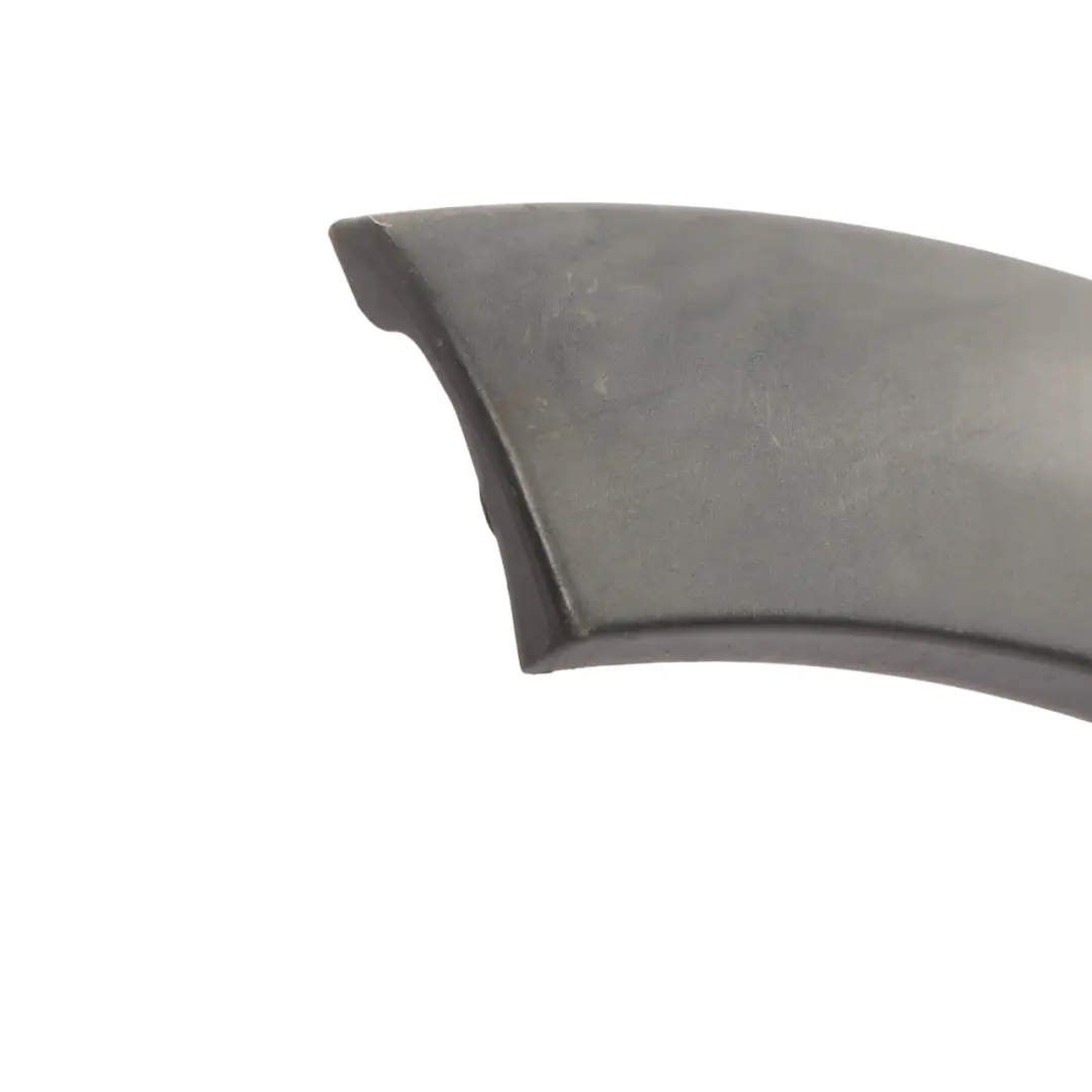 Whell Arch Cover Moulding Right O/S to Land Rover Discovery 4 L319 Rear with Part number DGP000144 Land Rover Discovery 4 L319 Rear Whell Arch Cover Moulding Right O/S - SKU DGP000144 - Part number DGP000144