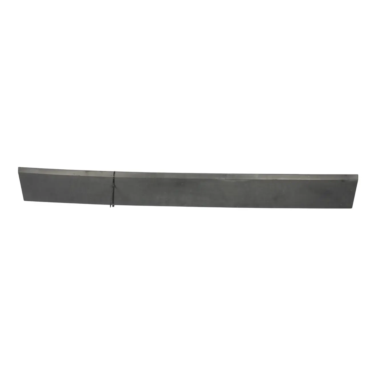 Land Rover Discovery 3 L319 Tailgate Trim Moulding External Lower DGP000184