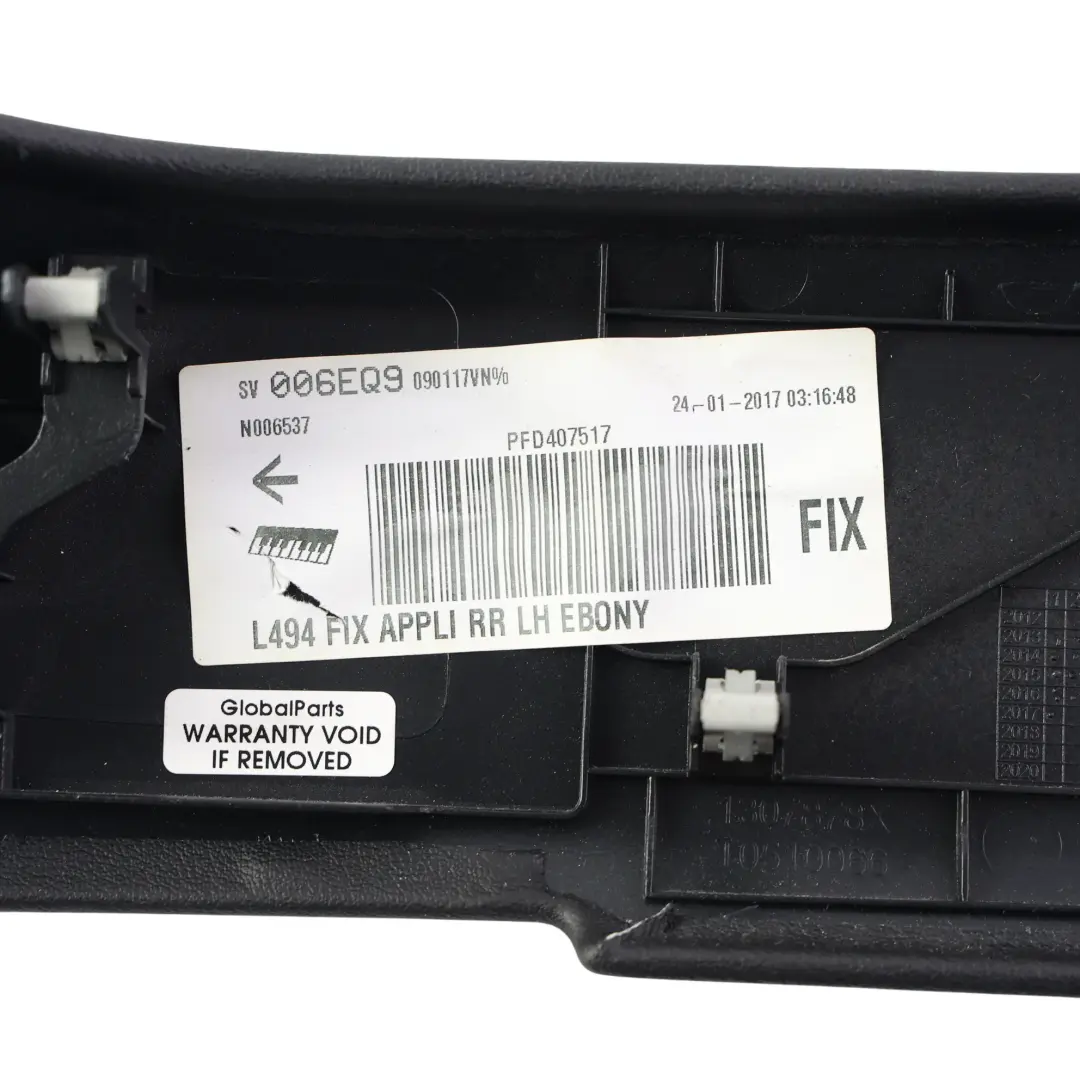 Moldura Puerta Trasera Izquierda para Range Rover Sport L494 con número de pieza DK62-27421-A Range Rover Sport L494 Moldura Puerta Trasera Izquierda - SKU DK62-27421-A - Número de pieza DK62-27421-A