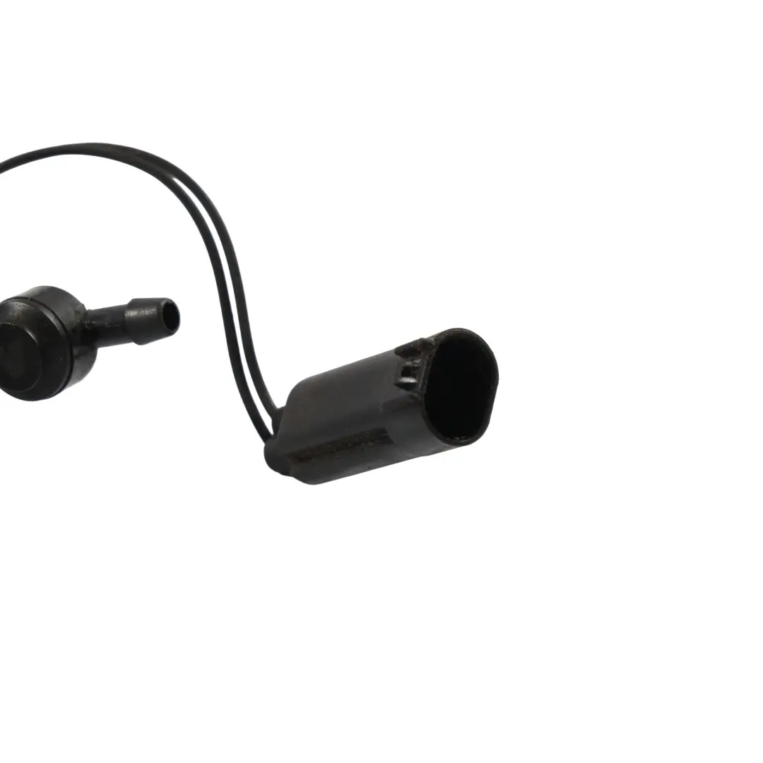 Land Rover Discovery 3 L319 Buse Lave-Glace Pare-Brise Chauffante - SKU DNJ000152 - Numéro de pièce DNJ000152