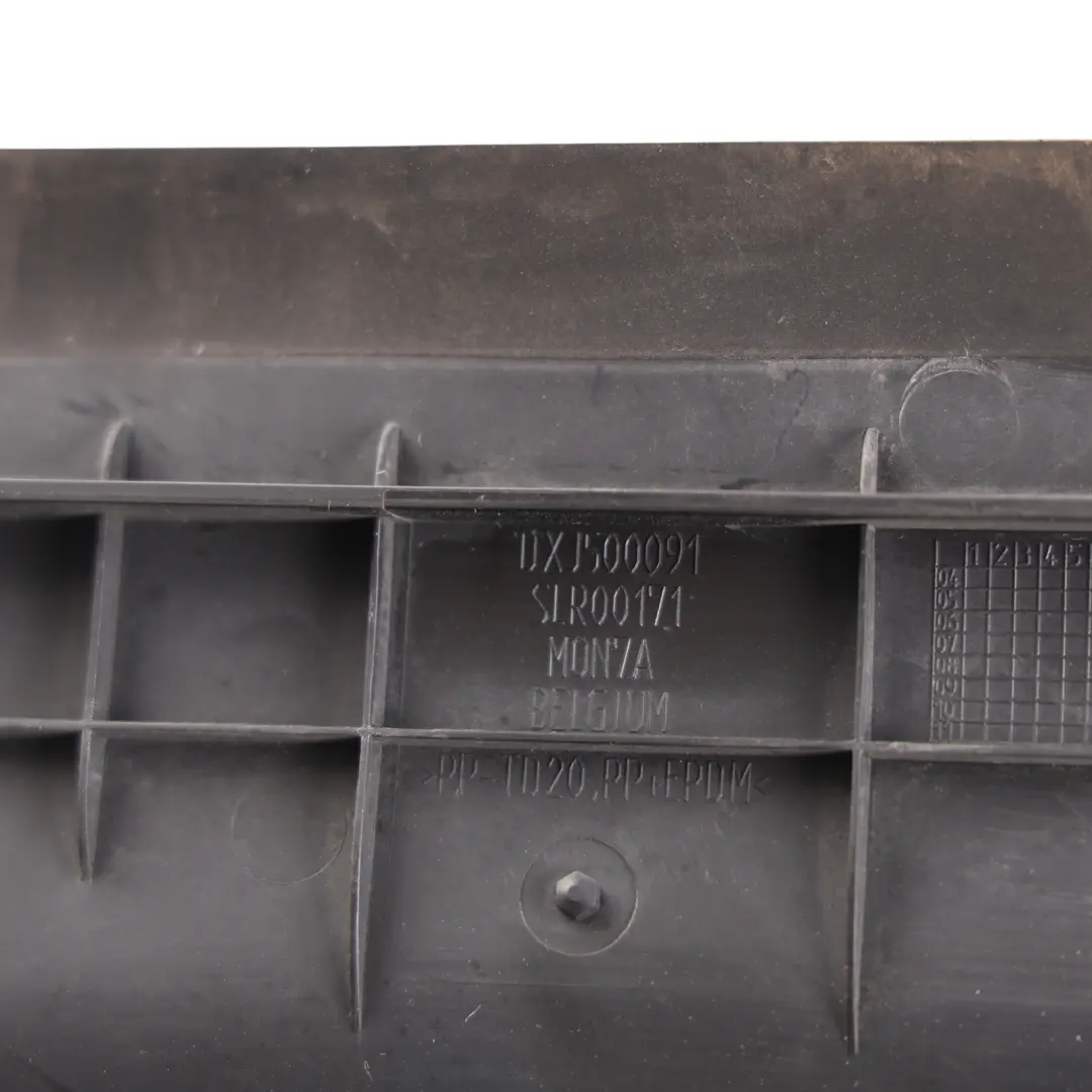 Radiator Air Intake Channel 2.7 V6 to Land Rover Discovery 3 L319 with Part number DXJ500091 Land Rover Discovery 3 L319 Radiator Air Intake Channel 2.7 V6 - SKU DXJ500091 - Part number DXJ500091