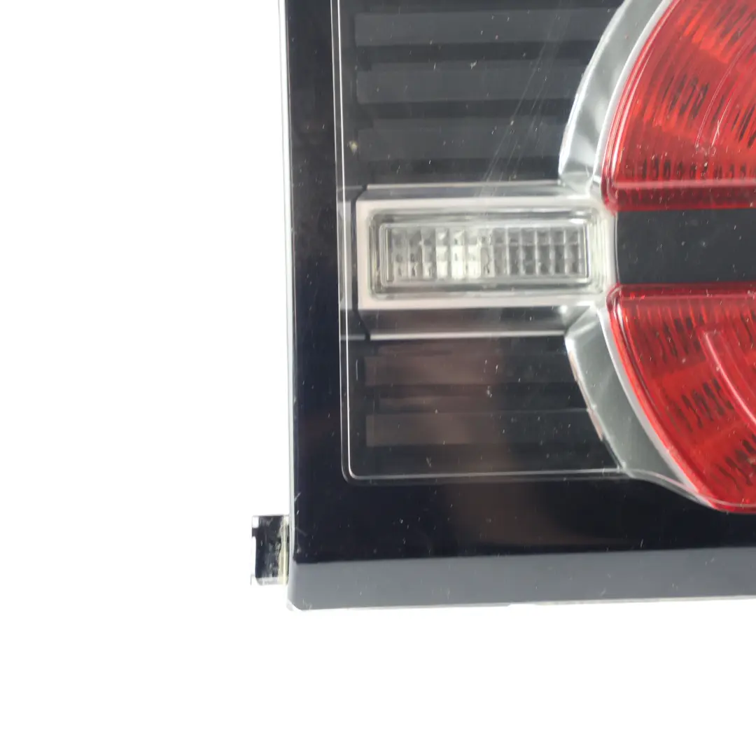 Feu Arrière Intérieur Gauche pour Land Rover Discovery L550 à propos du numéro de pièce FK72-13193-AE Land Rover Discovery L550 Feu Arrière Intérieur Gauche - SKU FK72-13193-AE - Numéro de pièce FK72-13193-AE