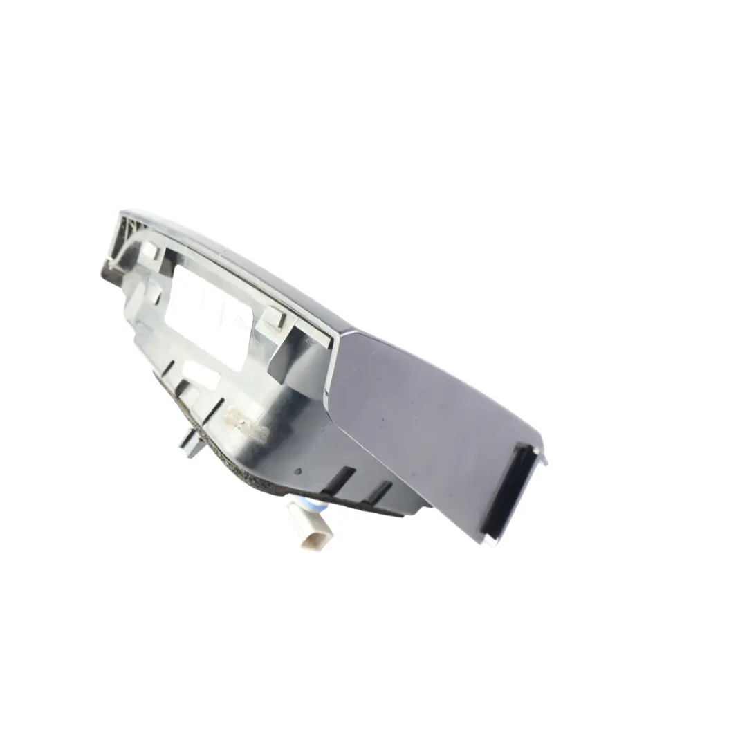 Land Rover Discovery L550 Fanale Posteriore Interno Sinistro - SKU FK72-13193-AE - Numero di parte FK72-13193-AE