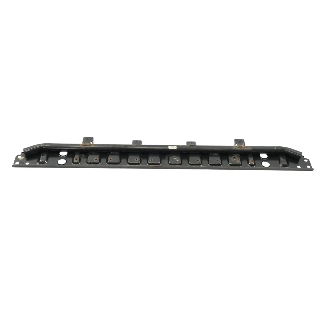 Staffa Radiatore Inferiore FK72-8A297-AA per Land Rover Discovery Sport L550 con numero di parte FK72-8A207-AA Land Rover Discovery Sport L550 Staffa Radiatore Inferiore FK72-8A297-AA - SKU LR060346 - Numero di parte FK72-8A207-AA