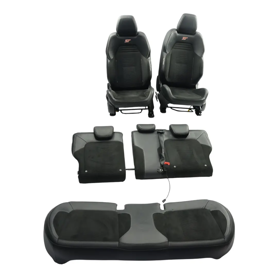 Ford Fiesta ST Mk8 Komplet Foteli Kanapa Grzane Sport Recatro Półskóra - SKU FORD-FIESTA-ST-MK8-SEATS-SET-RECARO - Numer Części FORD-FIESTA-ST-MK8-SEATS-SET-RECARO