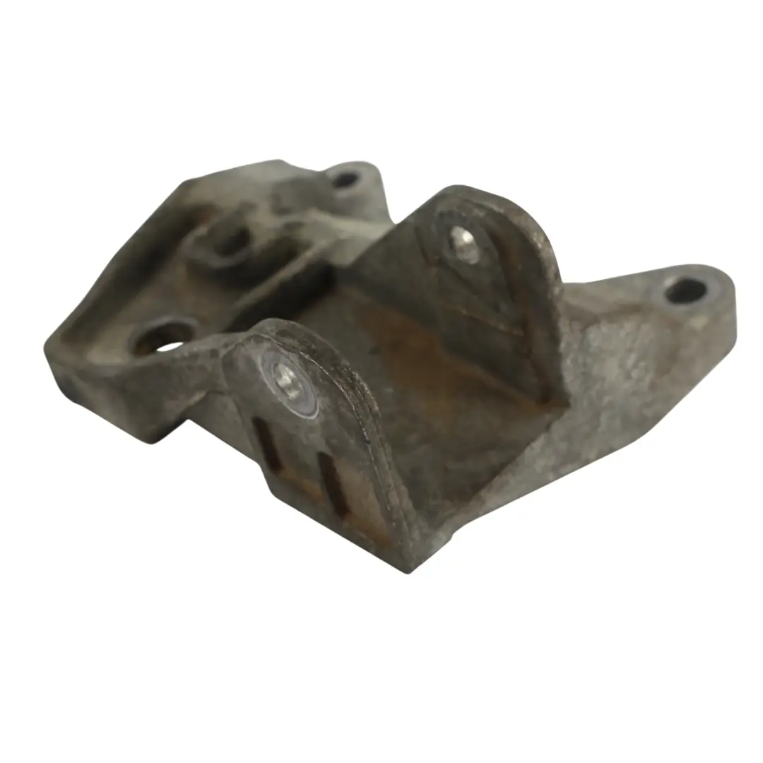 Łapa Wspornik Silnika do Land Rover Discovery Sport L550 o numerze GJ32-6P096-AE Land Rover Discovery Sport L550 Łapa Wspornik Silnika - SKU GJ32-6P096-AE - Numer Części GJ32-6P096-AE