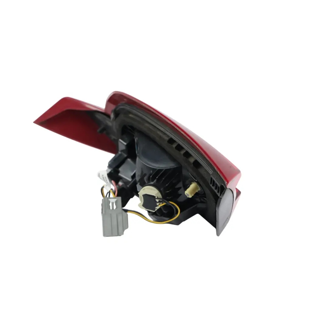 Mk8 Lampa Tylna Wewnętrzna Lewa do Ford Fiesta o numerze H1BB-13A603-BH Ford Fiesta Mk8 Lampa Tylna Wewnętrzna Lewa - SKU H1BB-13A603-BH - Numer Części H1BB-13A603-BH