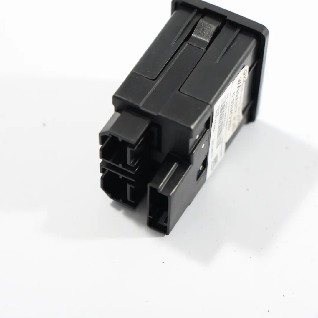 Ford Focus MK4 Fiesta MK8 Prise USB Port Hub Sortie - SKU HS7T-14F014-AC - Numéro de pièce HS7T-14F014-AC